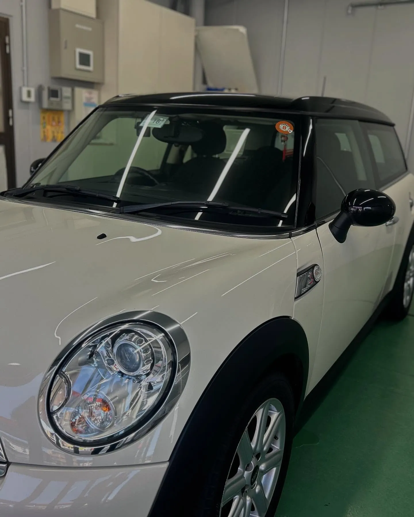 ミニクーパーへエコダイヤプレミアムを施工させていただきました...