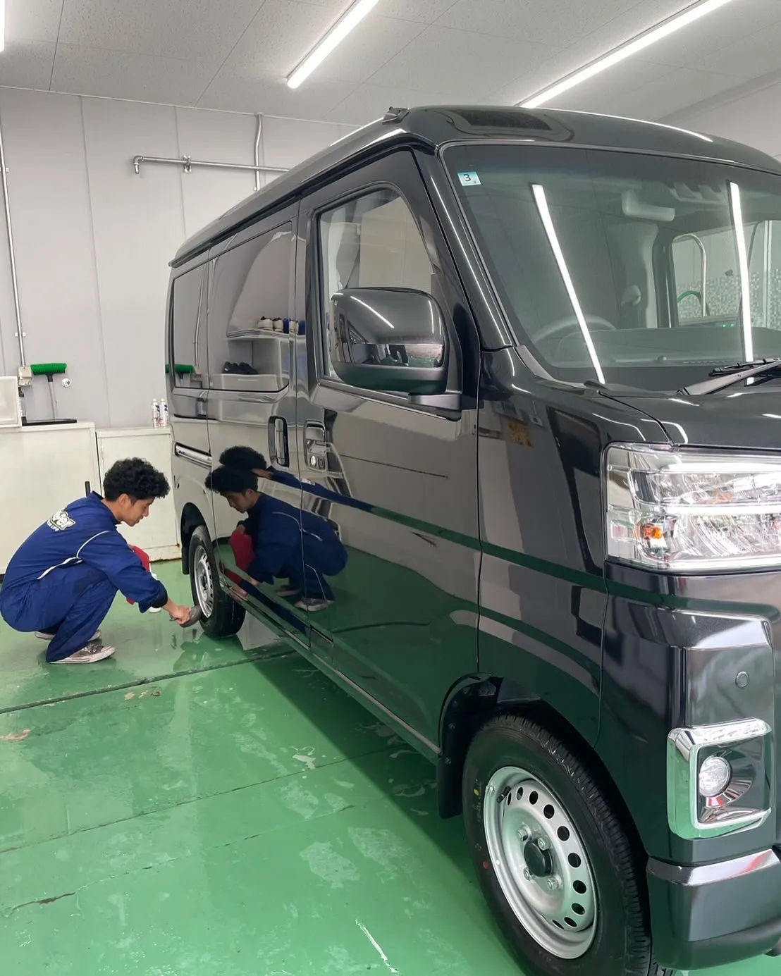 本日はダイハツ ハイゼットカーゴにフレッシュキーパーを施工さ...