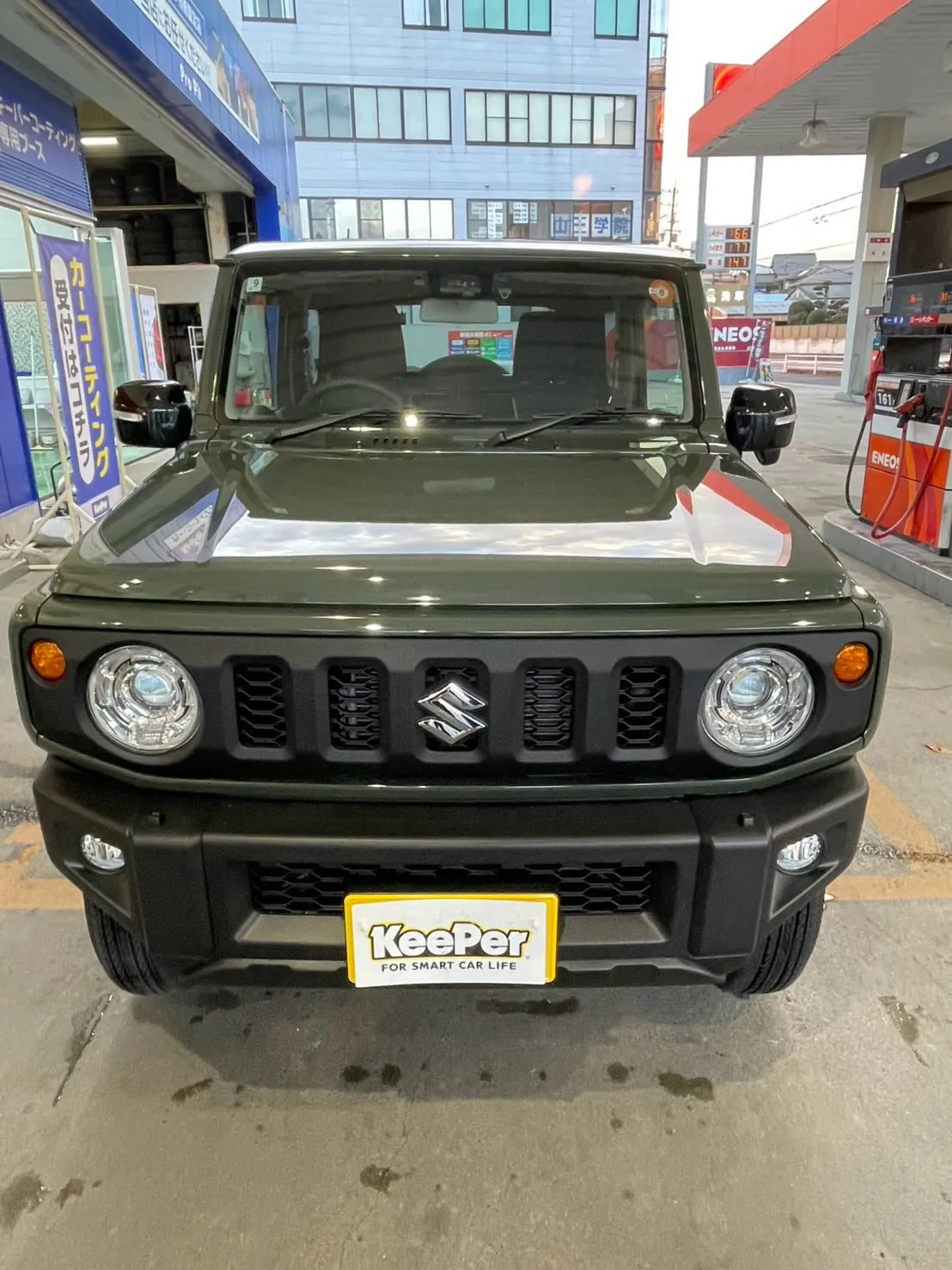 新車のスズキジムニーに、フレッシュキーパーのガラスコーティン...