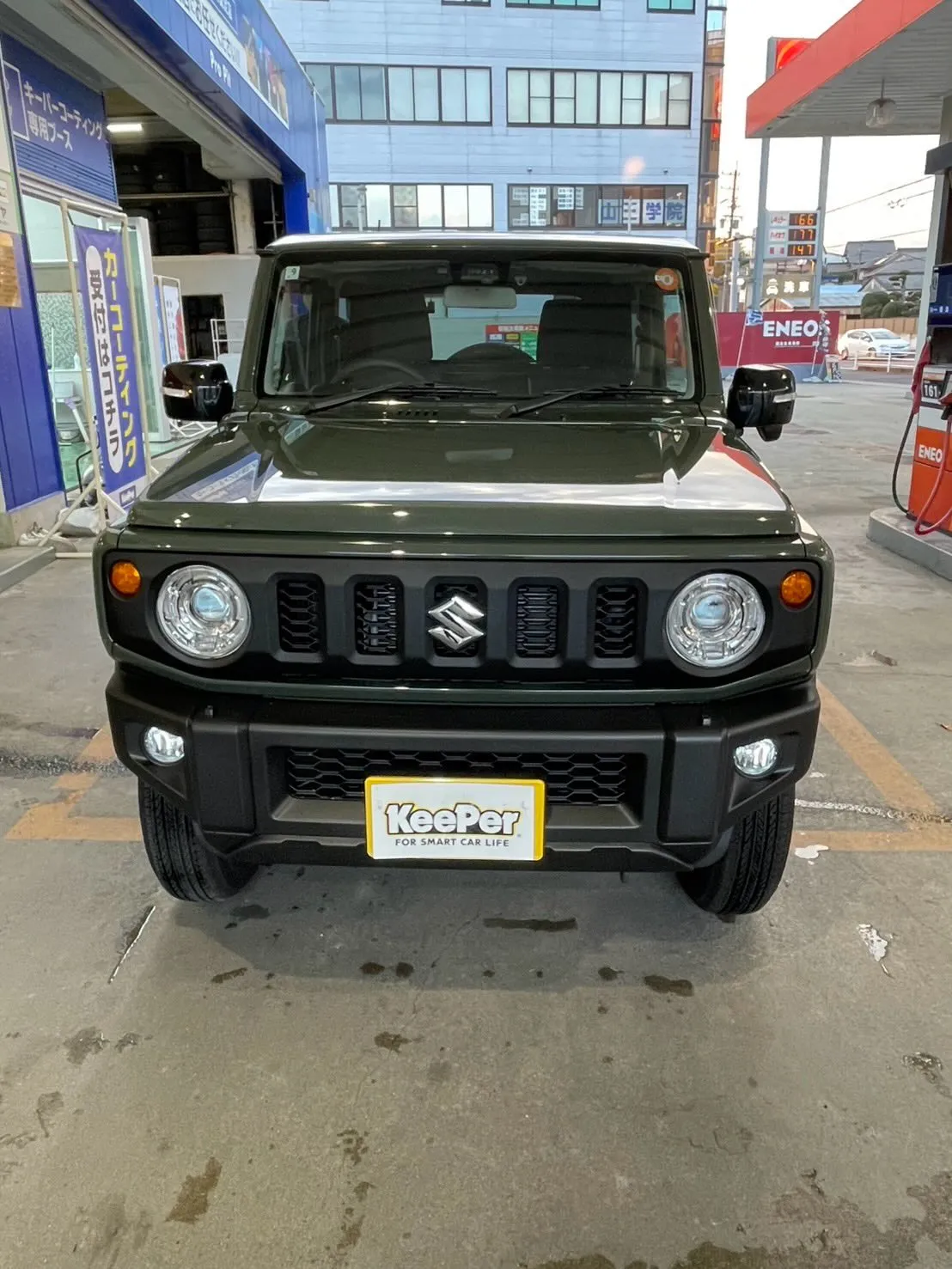 新車のスズキジムニーに、フレッシュキーパーのガラスコーティン...