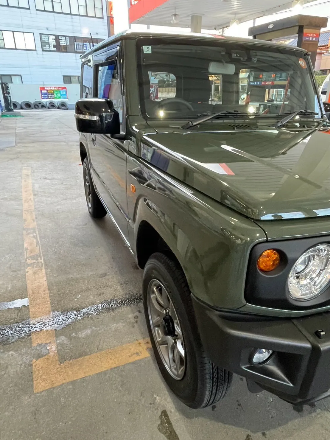 新車のスズキジムニーに、フレッシュキーパーのガラスコーティン...