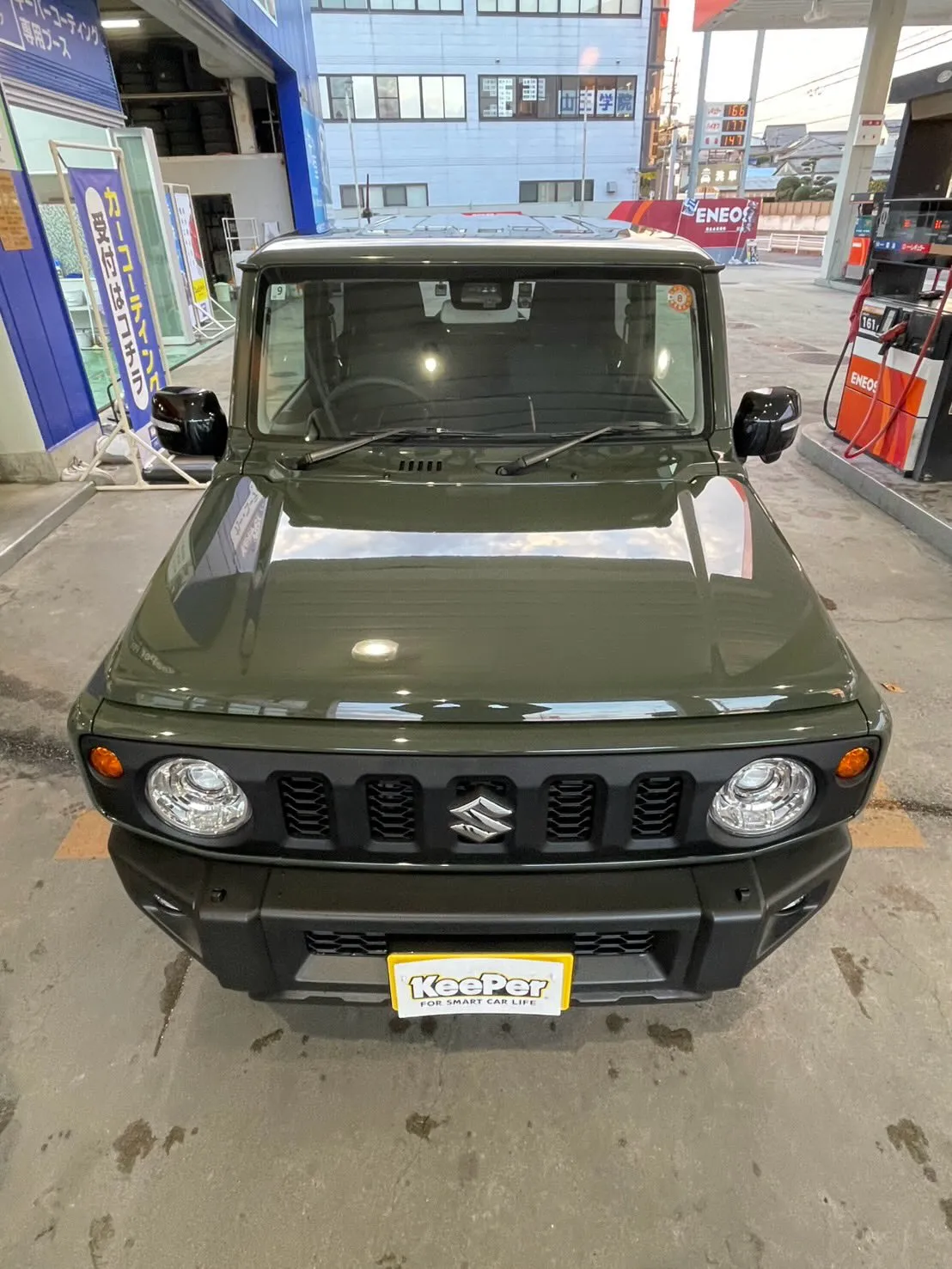 新車のスズキジムニーに、フレッシュキーパーのガラスコーティン...